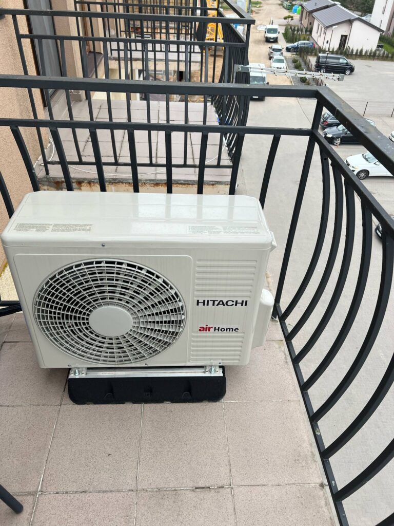 Hitachi airHome 600 oras–oras šilumos siurblys / kondicionierius 5 kW vėsinimui, 6 kW šildymui