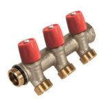 Vandentiekio kolektorius, 2 šakų, įstrižo uždarymo ventilis, raudonas 3/4″ prijungimas